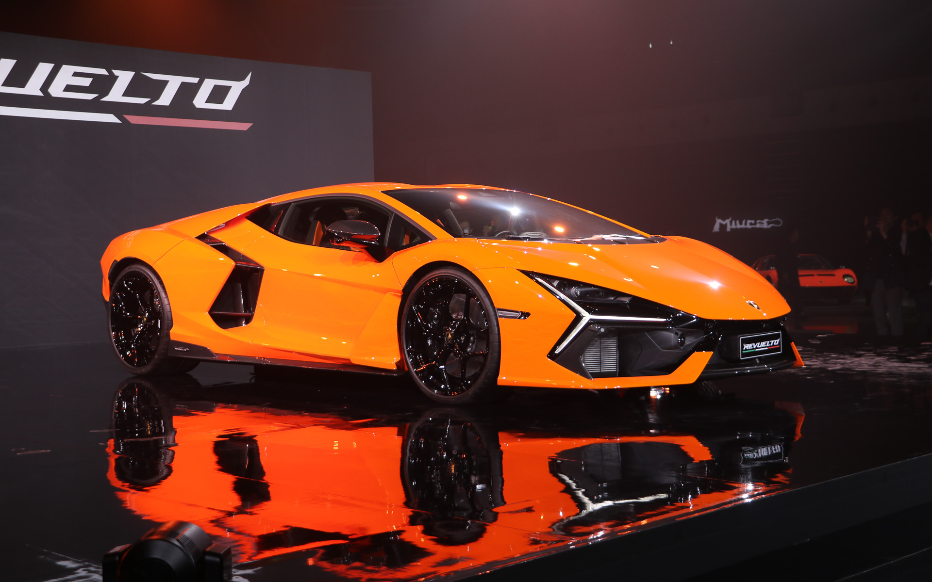 ボディサイズはサイドミラーを含め、全長4947×2266×1160mm（全長×全幅×全高）、ホイールベースは2779mm