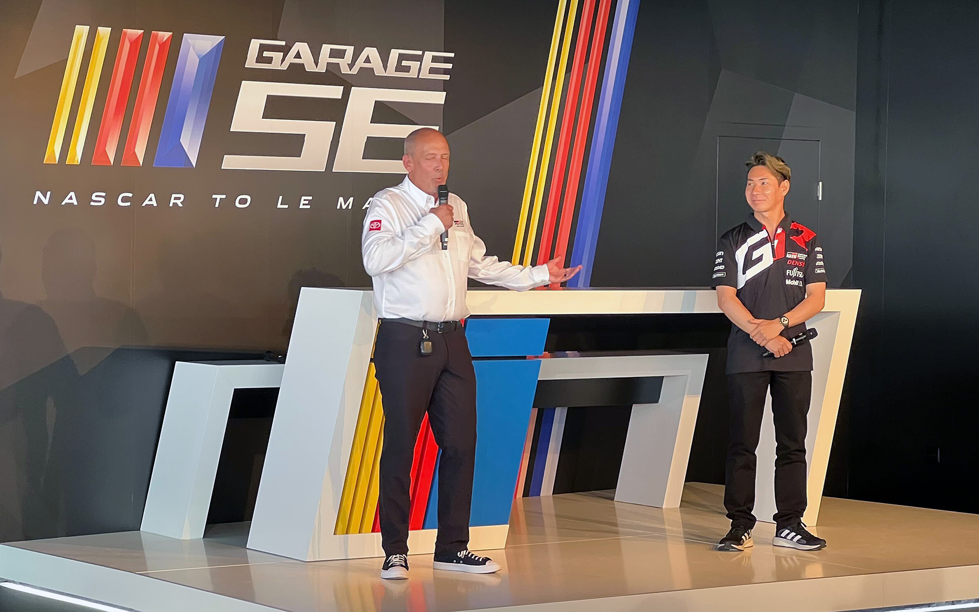 ル・マンのNASCARブースで行なわれた発表会には小林選手も参加