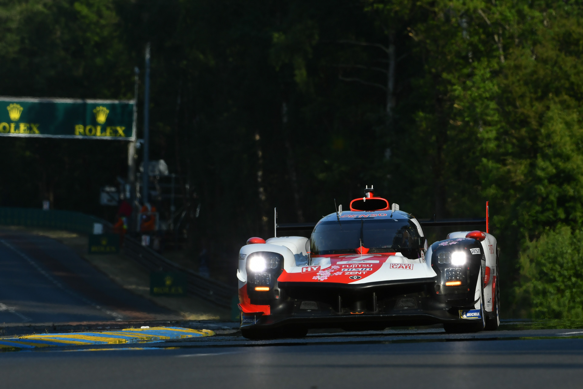 トヨタ勢のトップとなる3位は7号車 トヨタ GR010 HYBRID（マイク・コンウェイ/小林可夢偉/ホセ・マリア・ロペス）