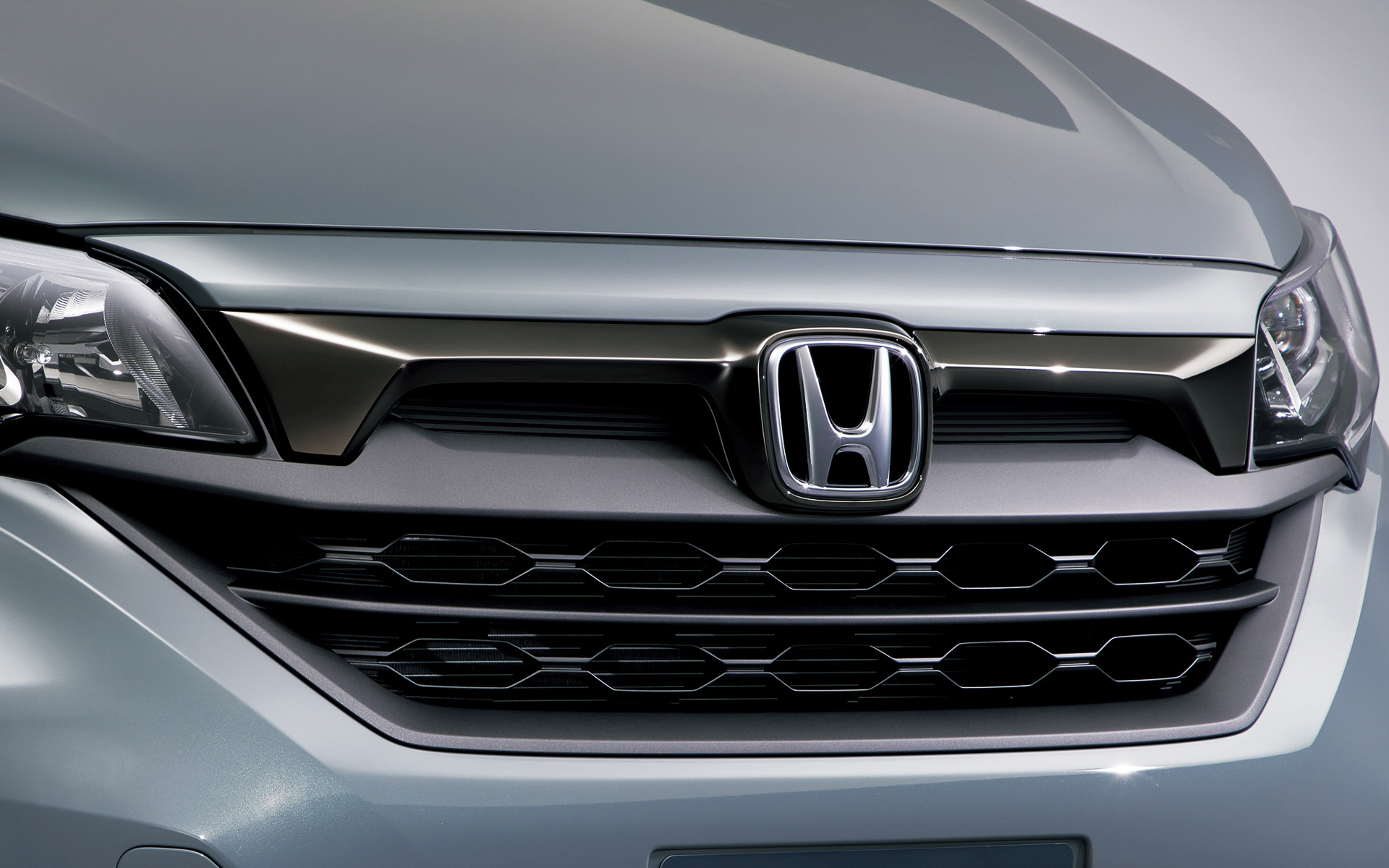 フロントグリルガーニッシュ（ブラッククロームメッキ）＆フロントグリル（マットグレー）