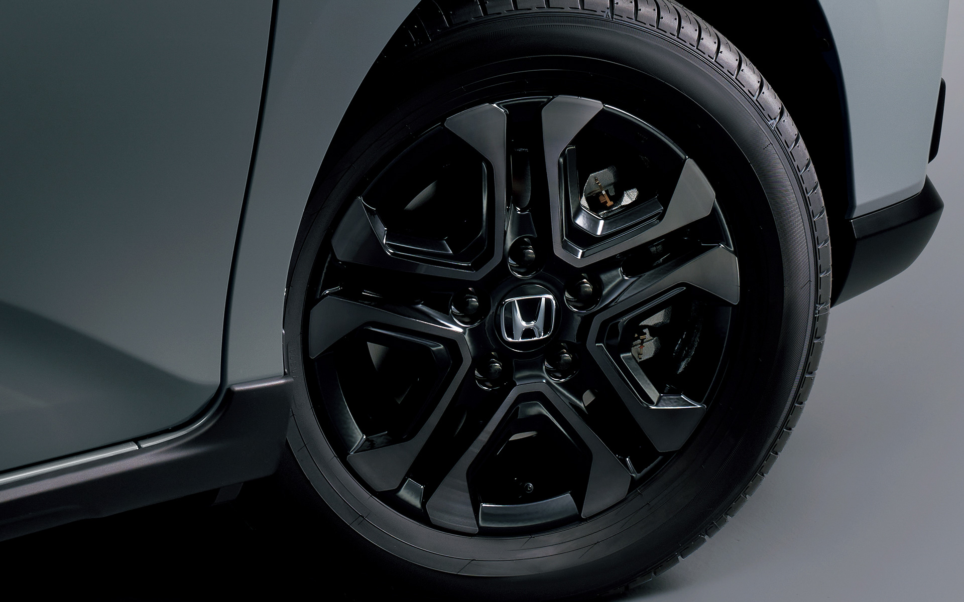 クロスター専用デザイン 15インチアルミホイール（ブラック）