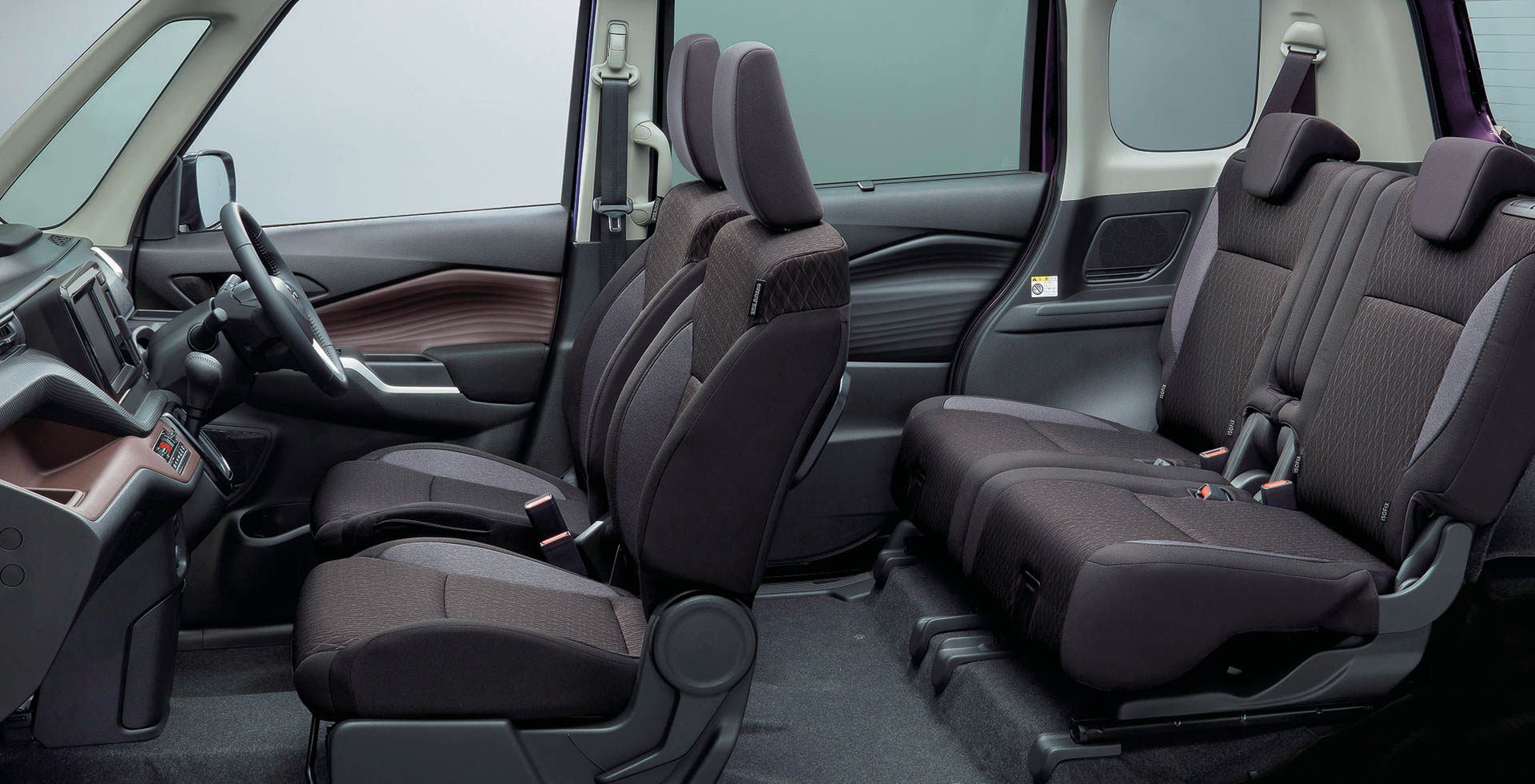 デリカD：2 カスタムのインテリア