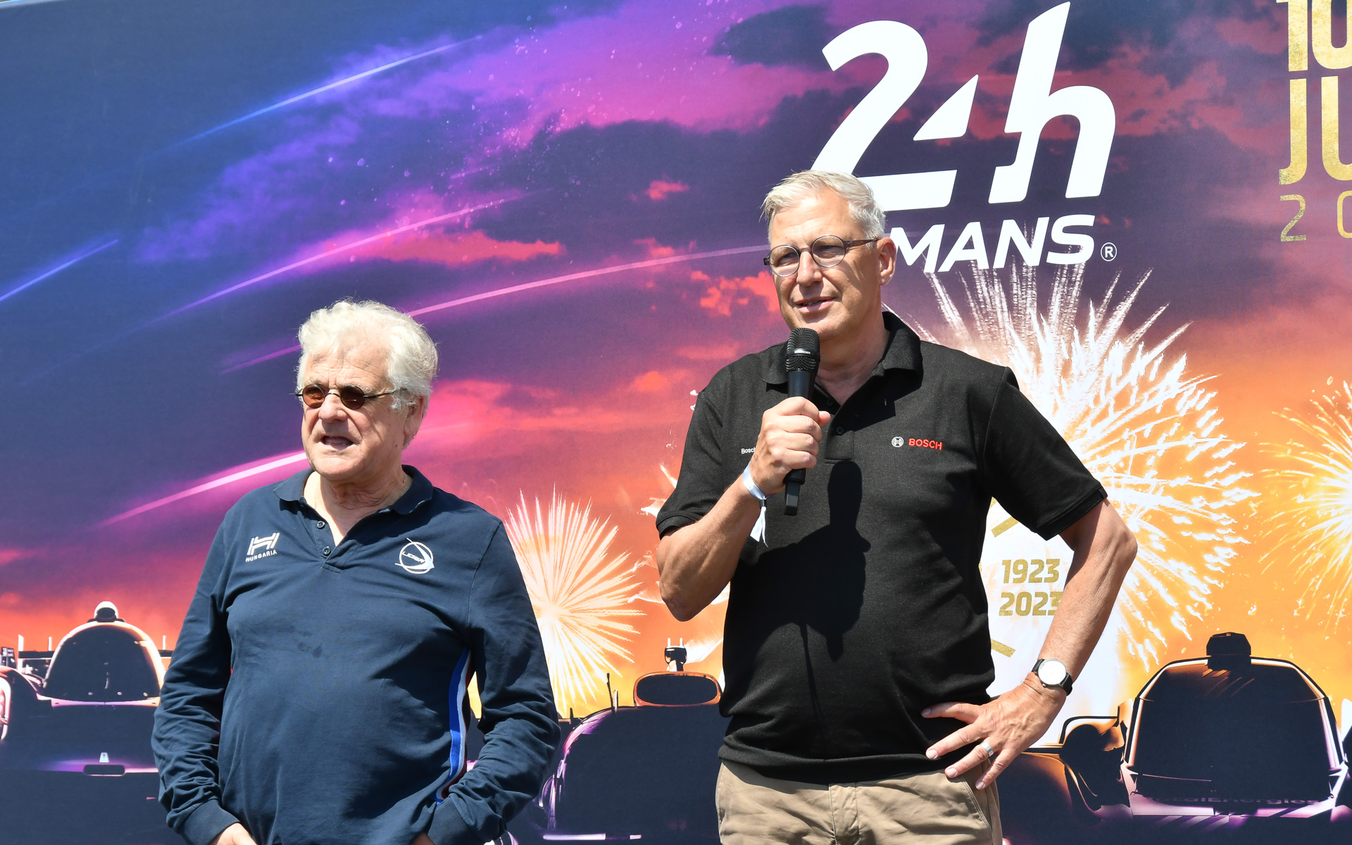 Bosch Engineering CEO Johannes-Jörg Rüger氏（右）と、Ligier Automotive President Jacques Nicolet氏