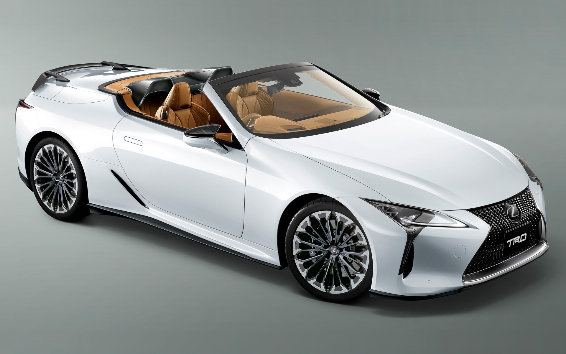 レクサス LCコンバーチブルへのBLACK EDITION装着イメージ