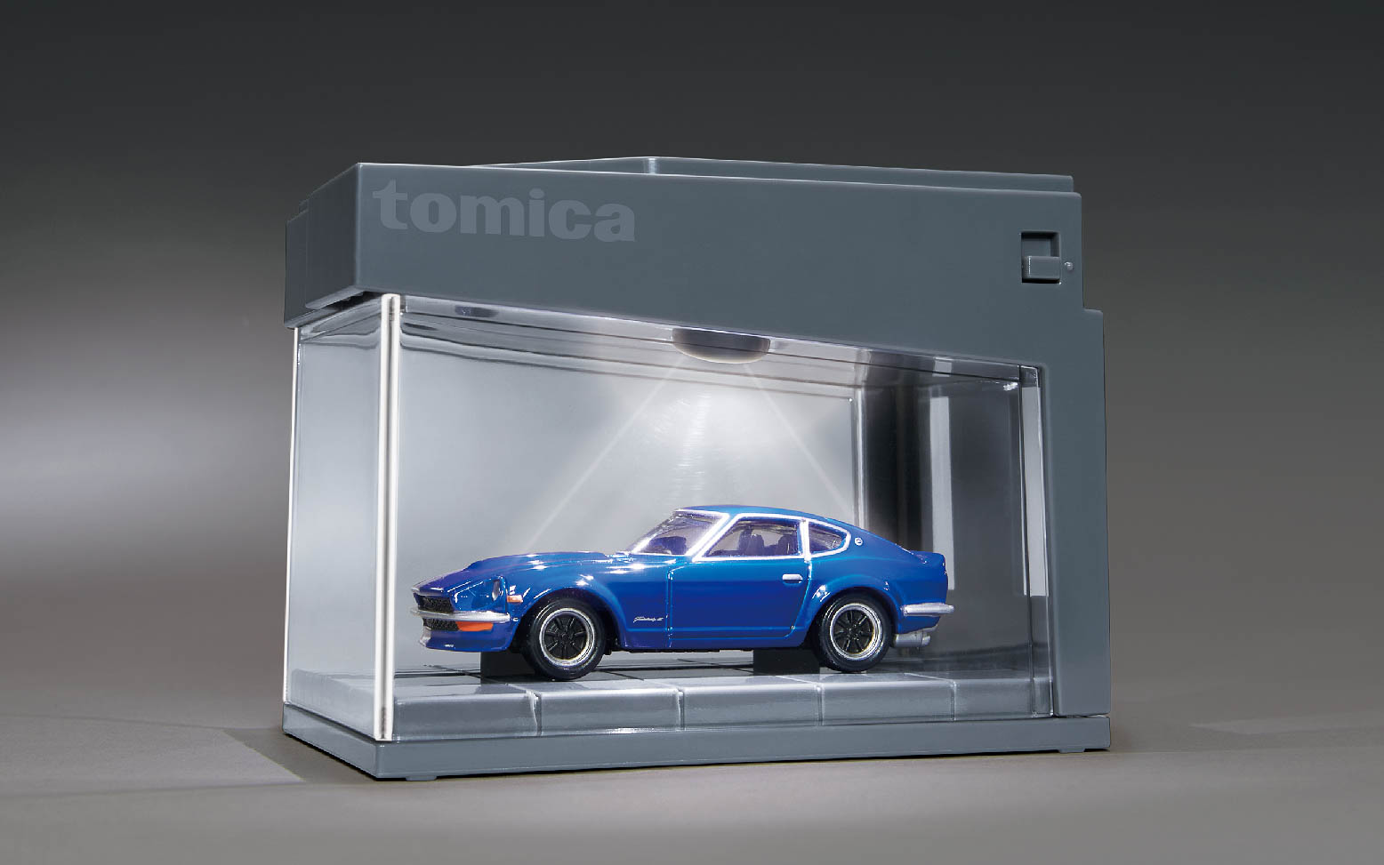 LEDでトミカをライトアップ