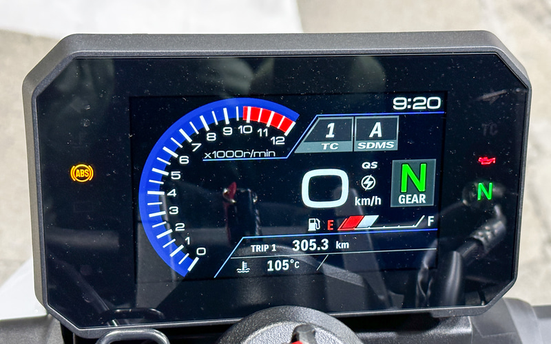 激レア　Ｖmax 300 km/hスピードメーター レアカラー　社外 スズキの新型「GSX-8S」に試乗 毎日でも乗れるストリートバイクで300km