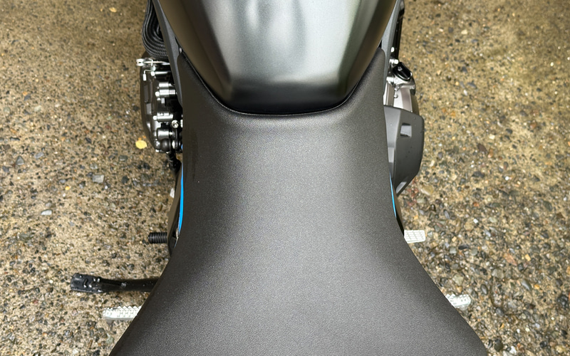 スズキの新型「GSX-8S」に試乗 毎日でも乗れるストリートバイクで300km
