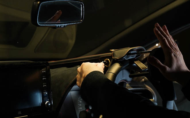 ワンタッチで取り付け可能