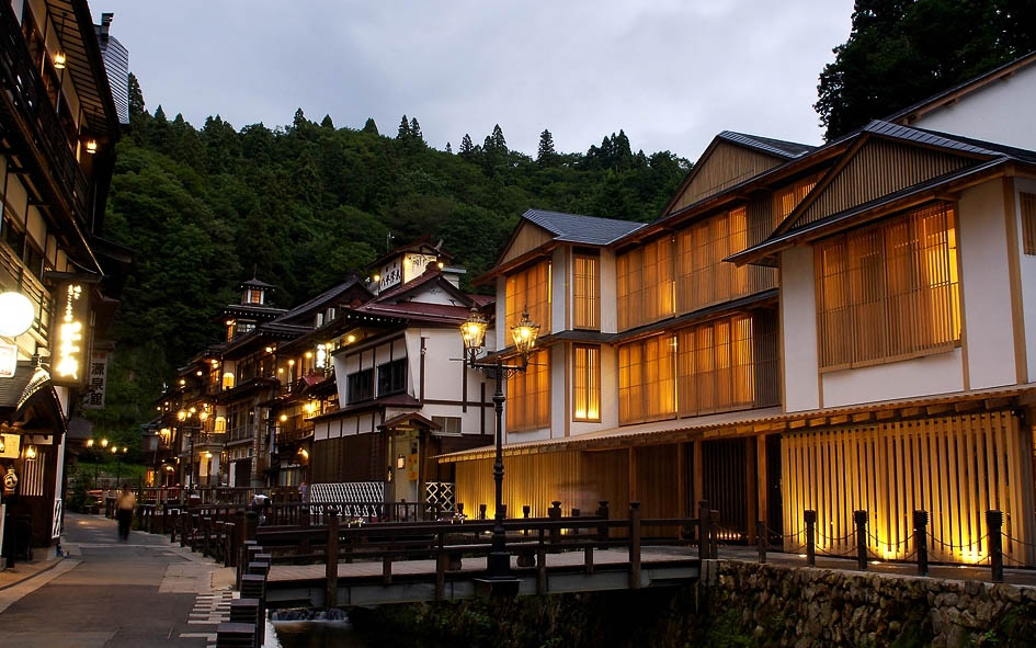 山形県 銀山温泉 八室の宿 藤屋