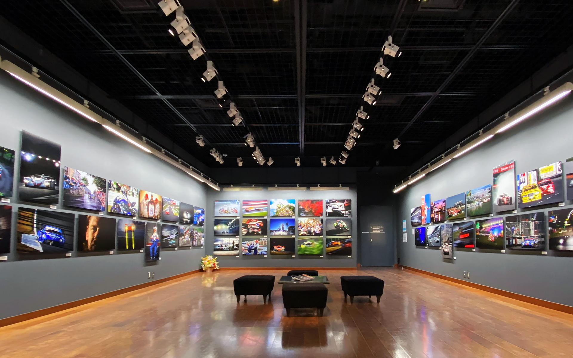 キヤノンギャラリー大阪で写真展「COMPETITION」を開催（写真は東京会場）