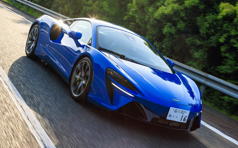 マクラーレン「アルトゥーラ」試乗 680PS/720Nmを発生するPHEVスーパー