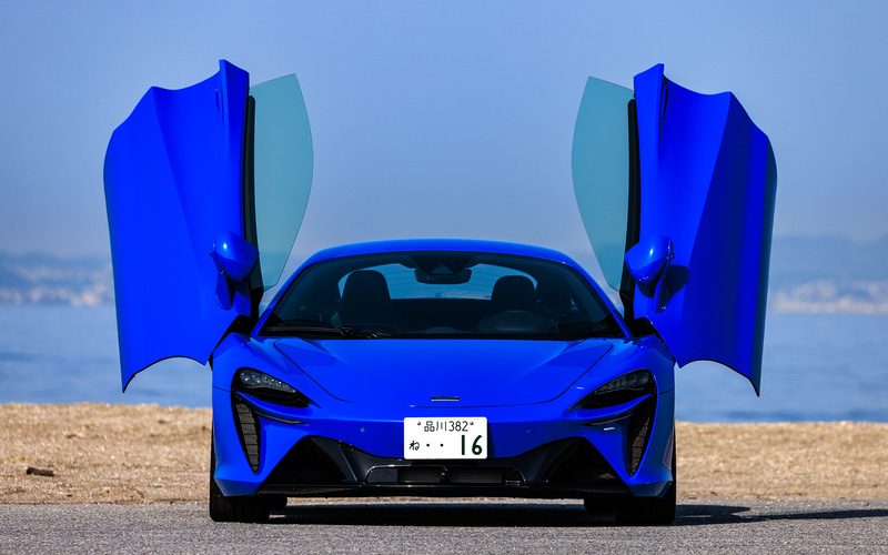 マクラーレン「アルトゥーラ」試乗 680PS/720Nmを発生するPHEVスーパー