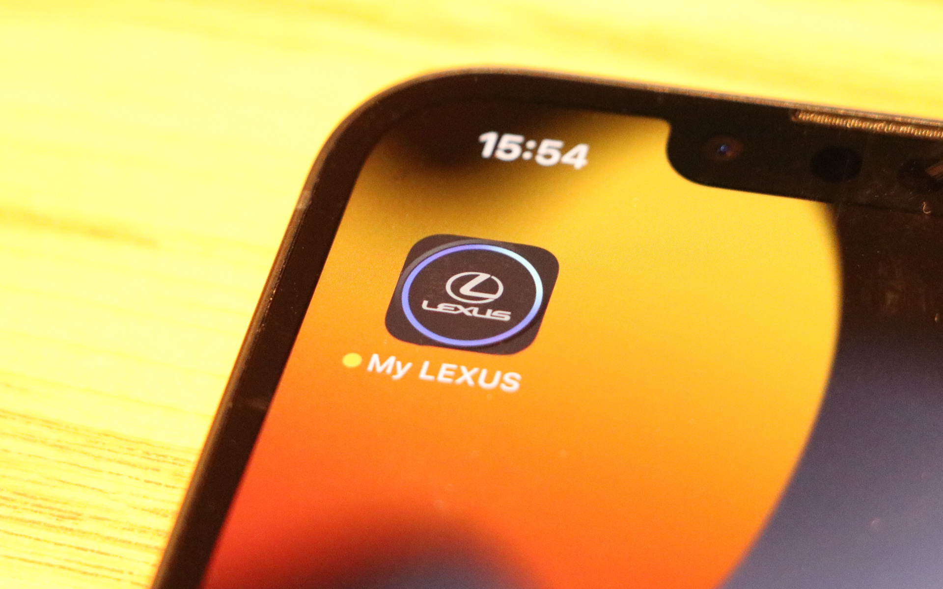 まずは専用アプリ「My LEXUS」をインストール