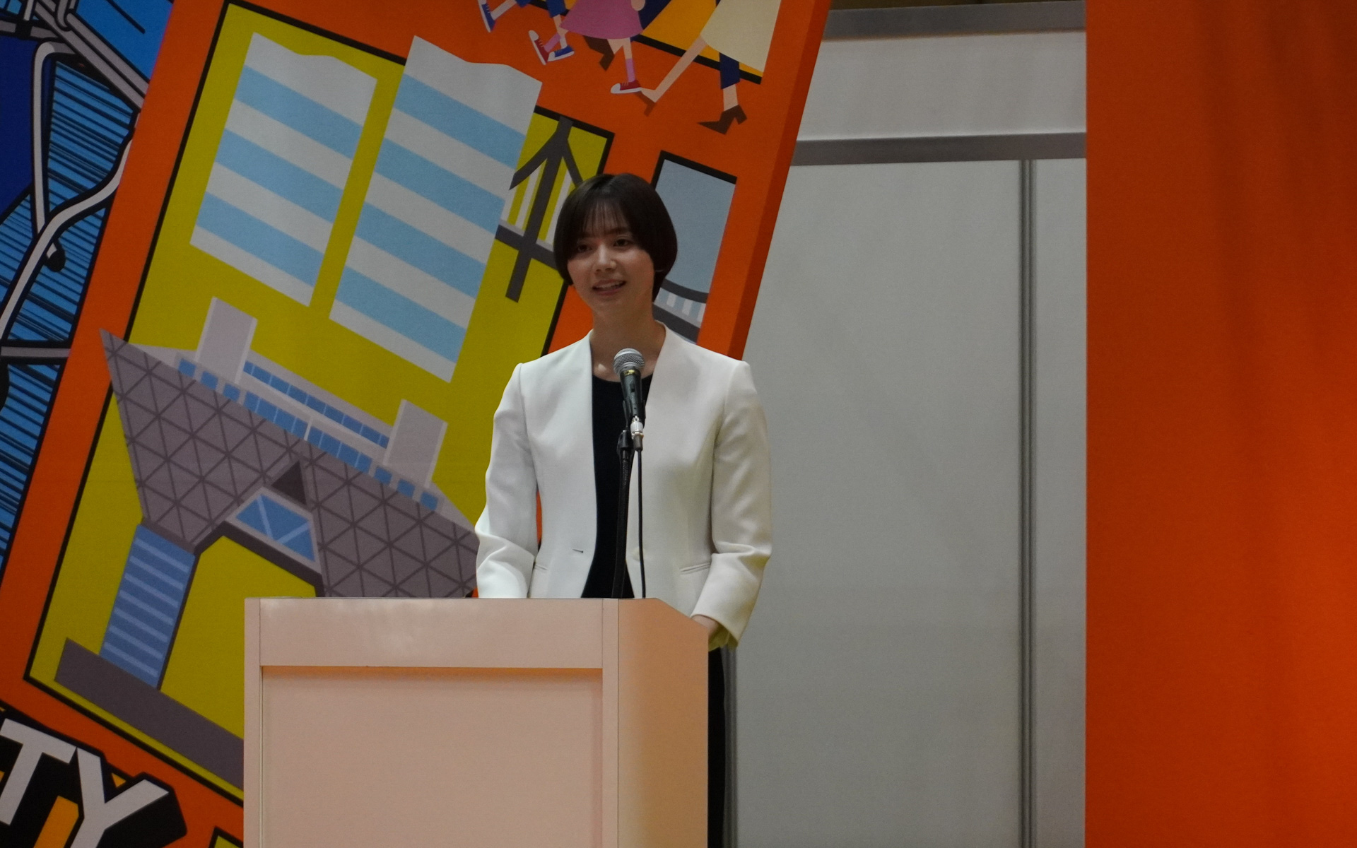 開会式の司会は日本テレビアナウンサーの石川みなみさん