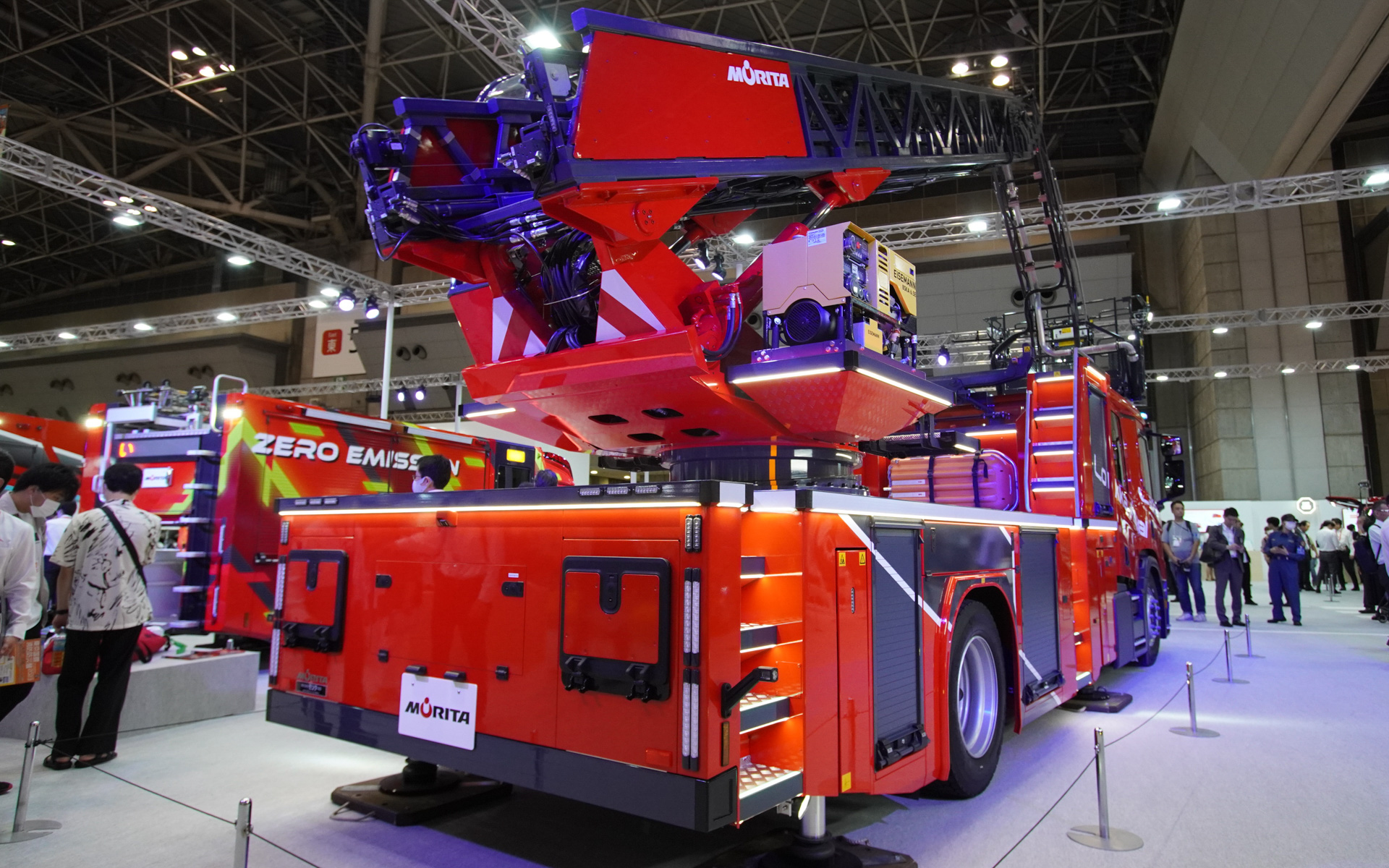 EN規格対応 先端屈折式はしご付消防自動車「Loikka Aerial Ladder」