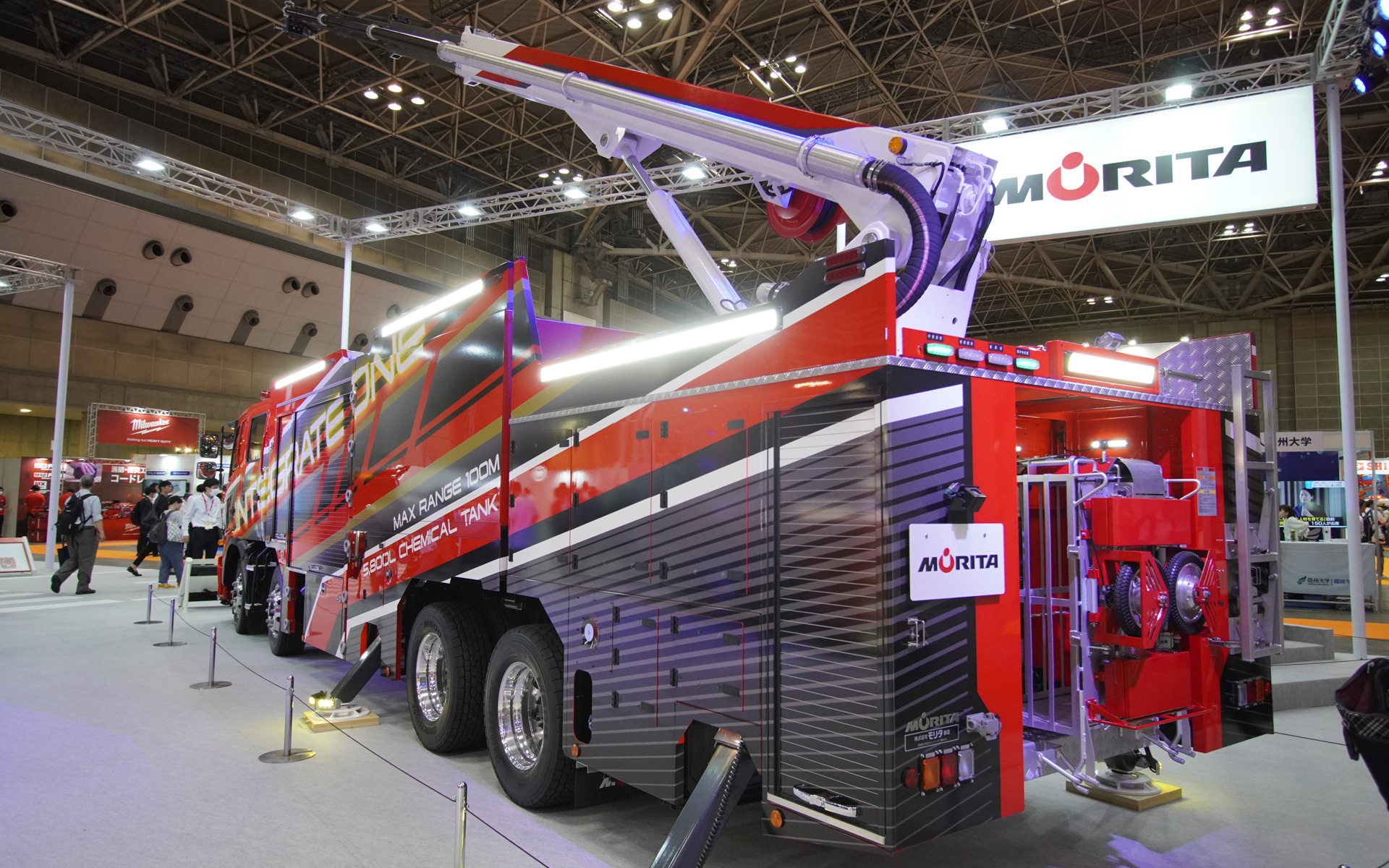 消火薬剤タンク付き大型化学高所放水車「インテグレートワン」