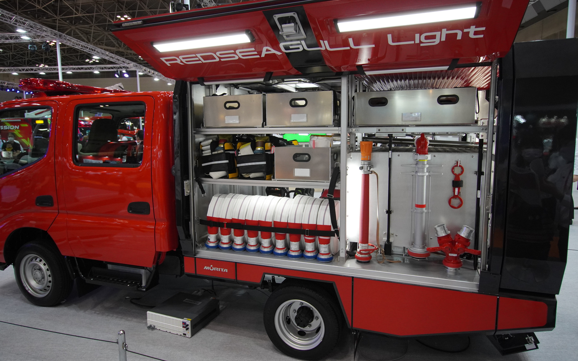 消耗団を想定した多機能消防自動車「REDSEAGULL Light」