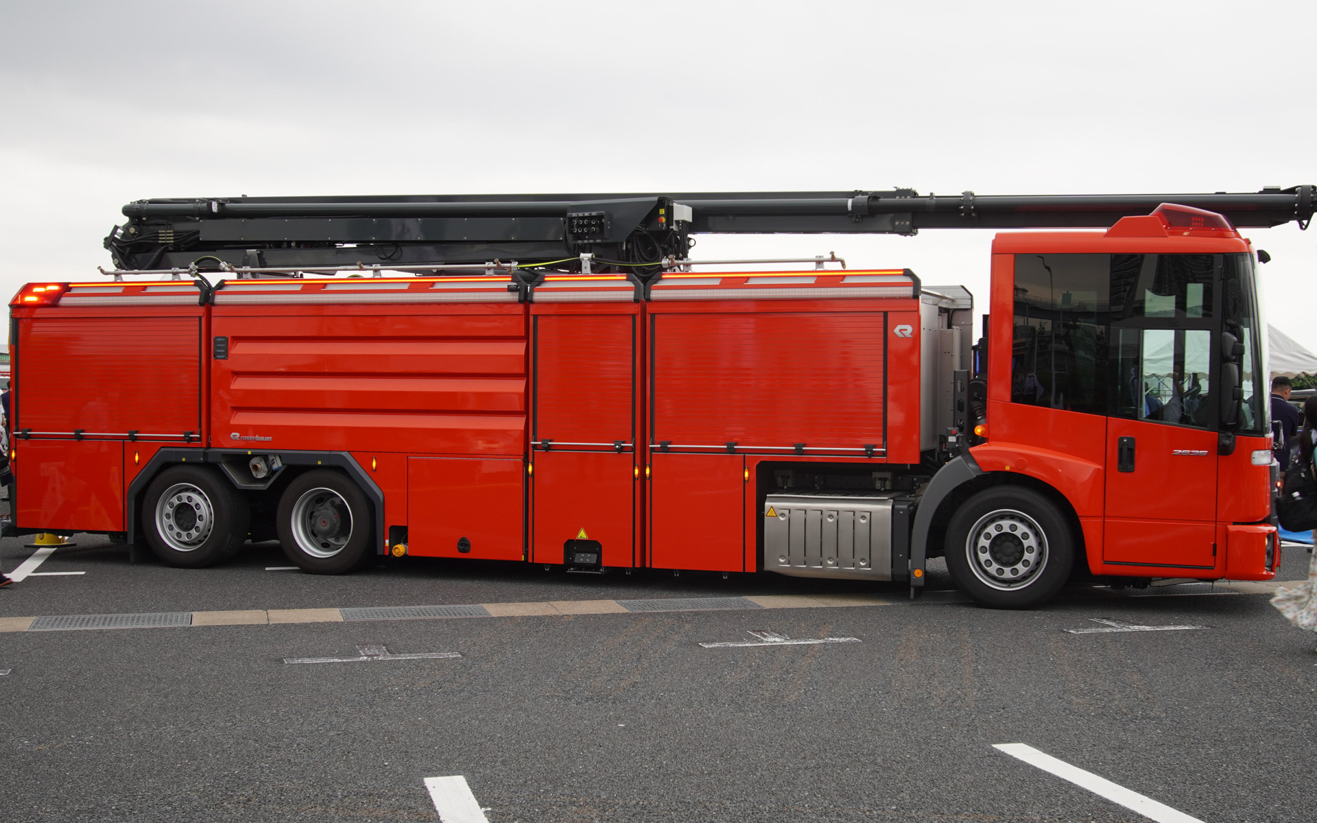 屋外に展示したローゼンバウアーの消防車。シャシーはメルセデス・ベンツのエコニック