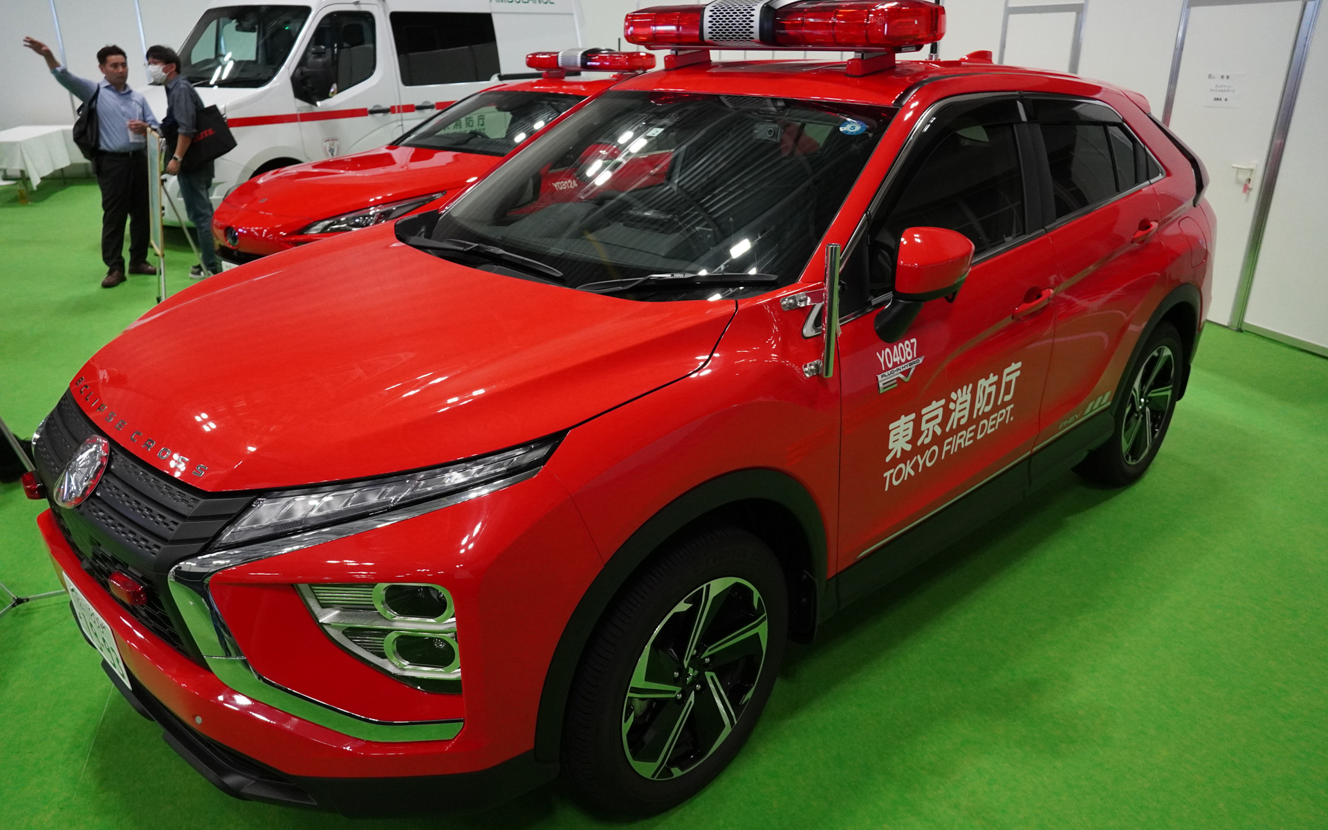 PHEVの三菱自動車 エクリプスクロスの査察広報車