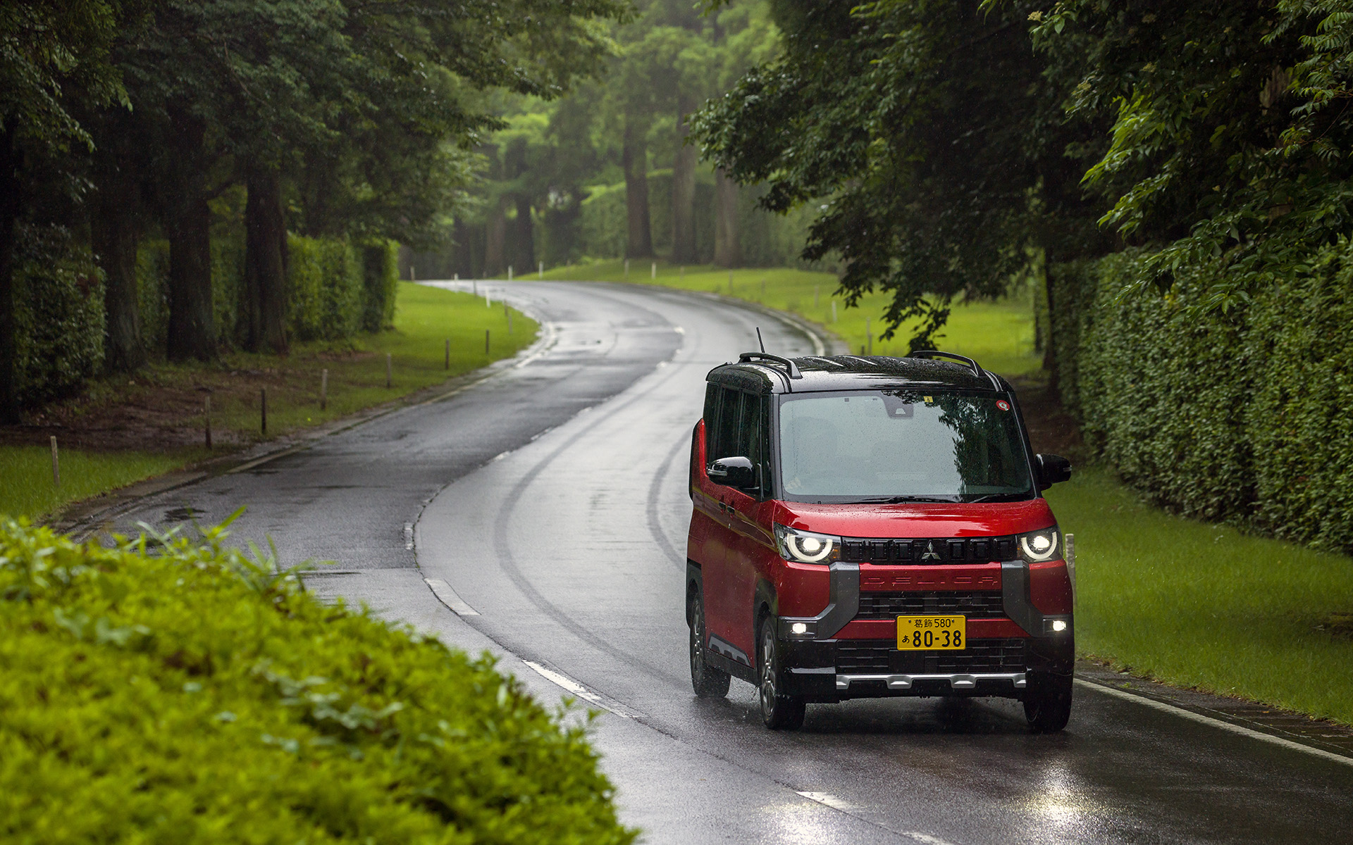 小雨のなか一般道と高速道路を試乗