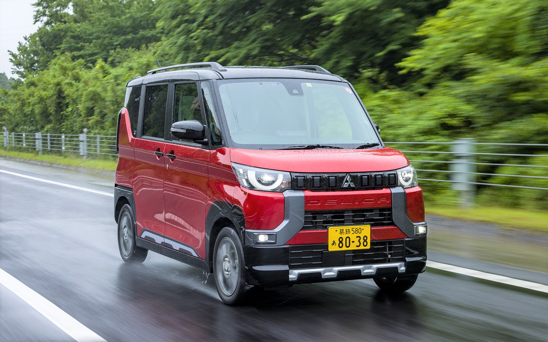 三菱自動車「デリカミニ」に初試乗