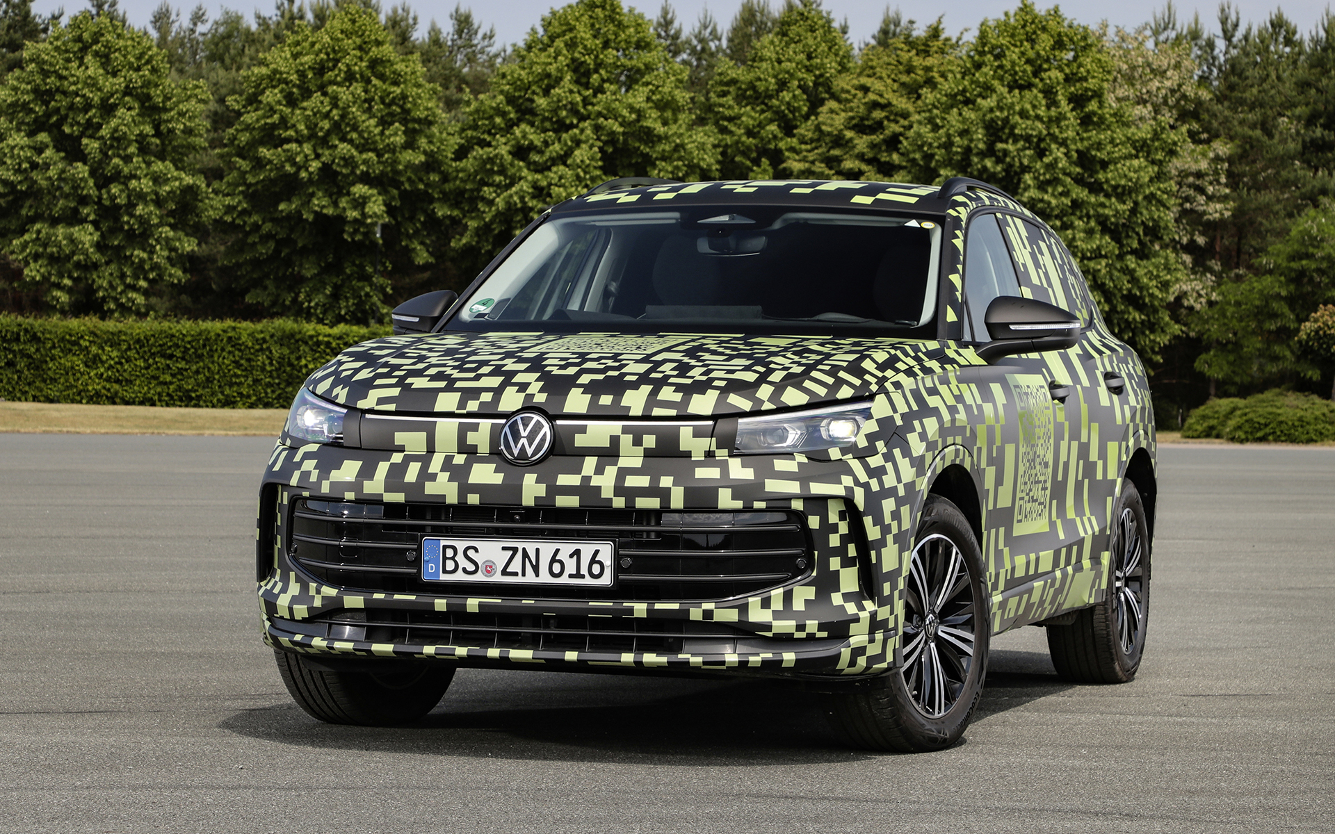 新型ティグアンのボディサイズは全高、全幅、ホイールベースは先代とほぼ同じとしつつ、全長は約30mm伸びるとのこと