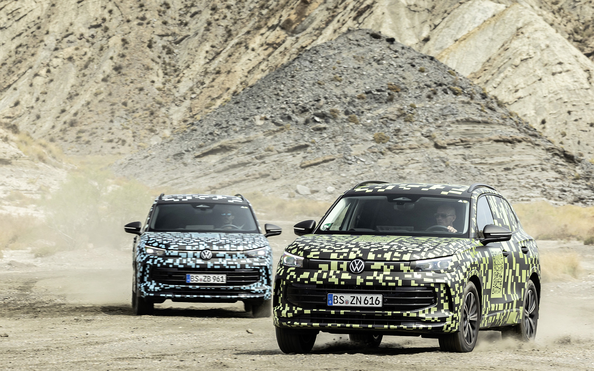 新型ティグアンのボディサイズは全高、全幅、ホイールベースは先代とほぼ同じとしつつ、全長は約30mm伸びるとのこと