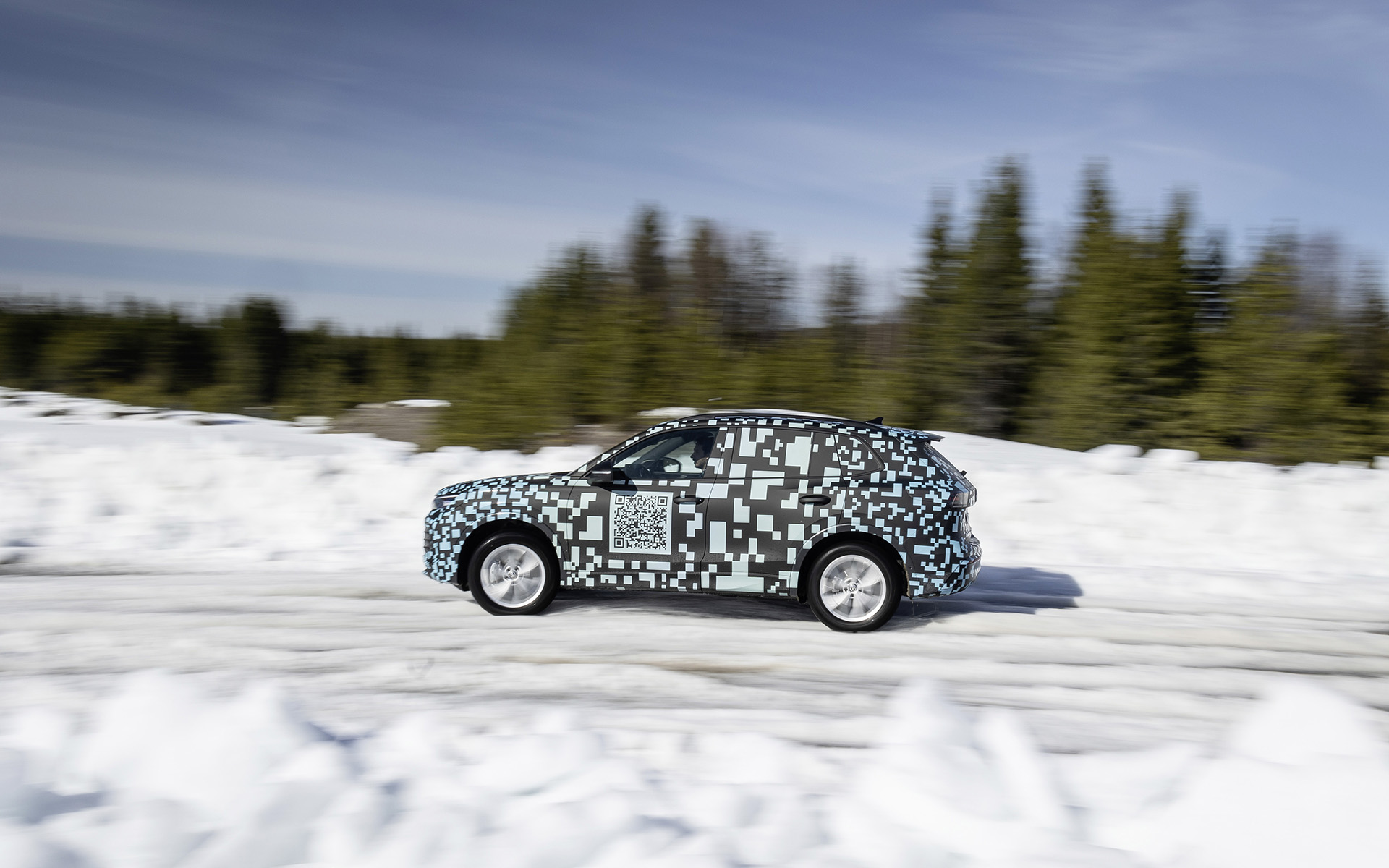 新型ティグアンのボディサイズは全高、全幅、ホイールベースは先代とほぼ同じとしつつ、全長は約30mm伸びるとのこと