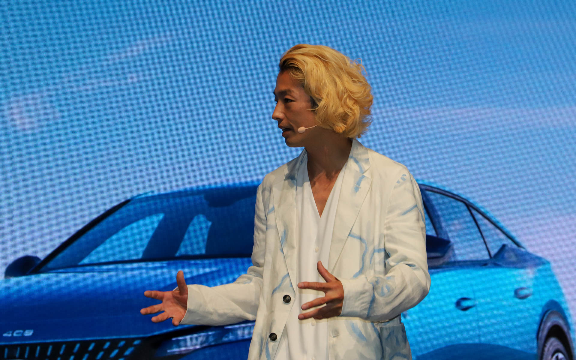 新型408について話す森山さん。今後、森山さんが出演する新しいスペシャルムービーも公開される予定とのこと