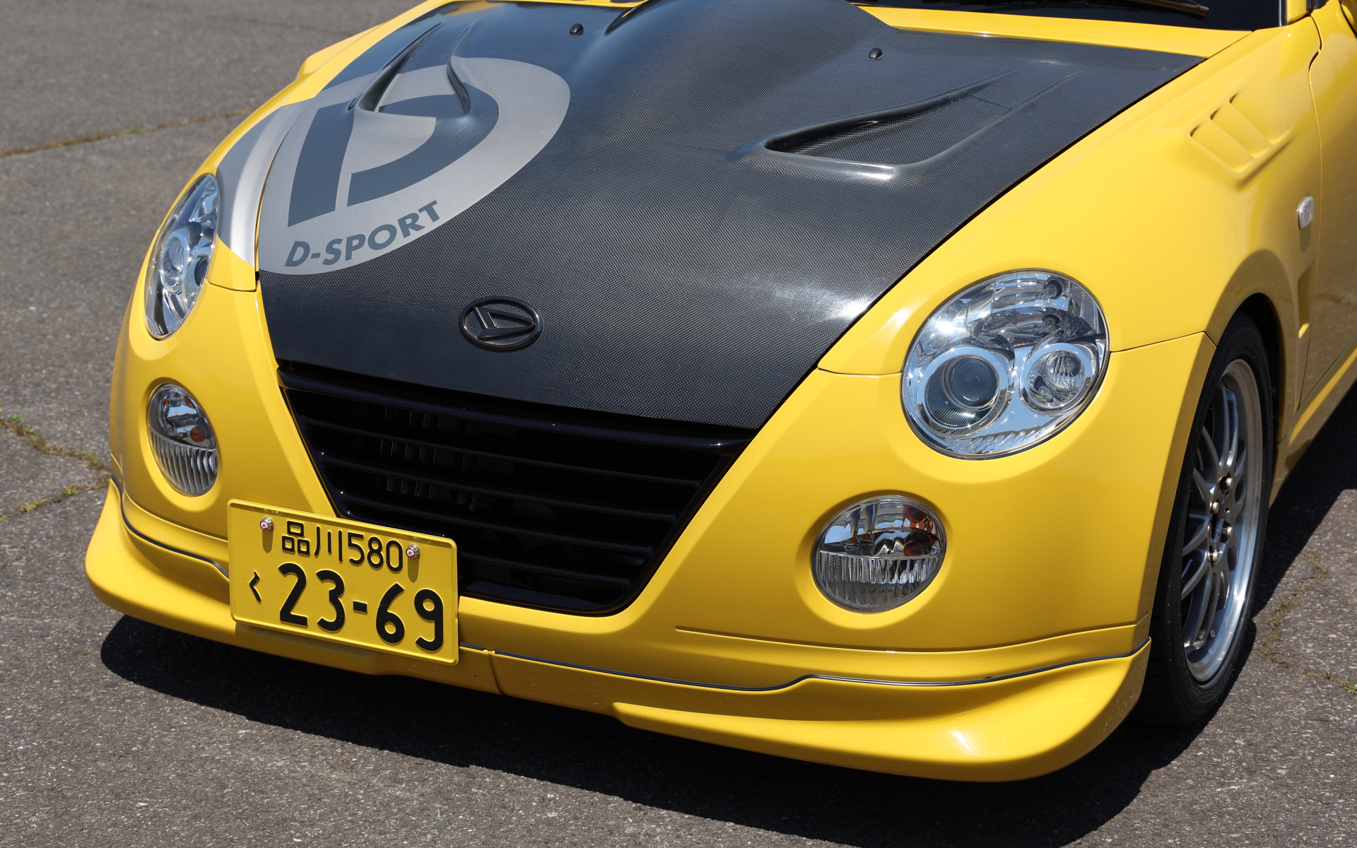 ダクトの付いた「スポーツフェンダーGTバージョン」は受注生産で8万9100円