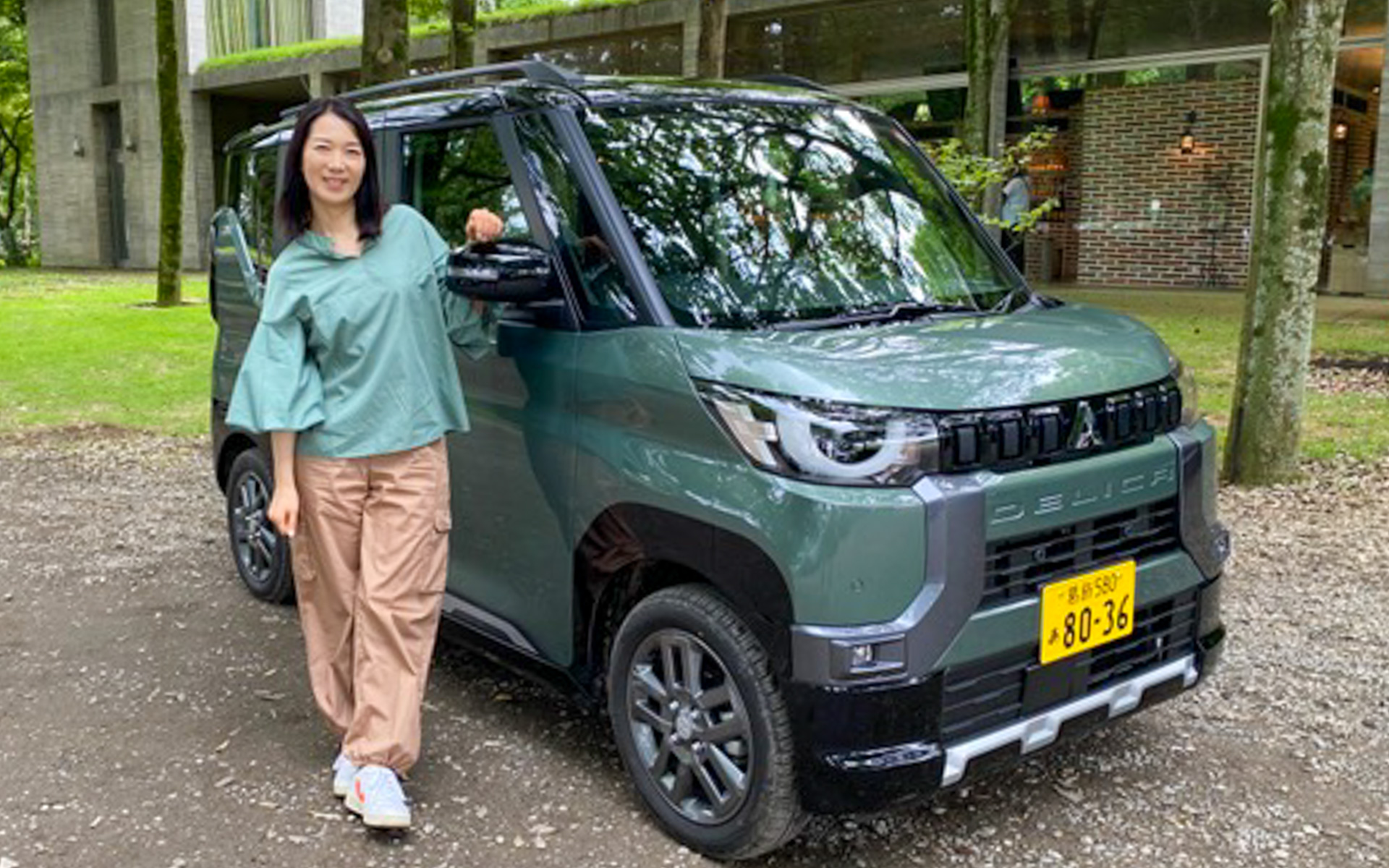 デリカの伝統をぎゅぎゅっと小さなボディに注ぎ、登場したデリカミニ。軽スーパーハイトワゴンの4WDとして、並々ならぬこだわりの走破性で群を抜いていると言えると思います。かわいすぎず、ゴツすぎないデザインもすっごくいいですよね。