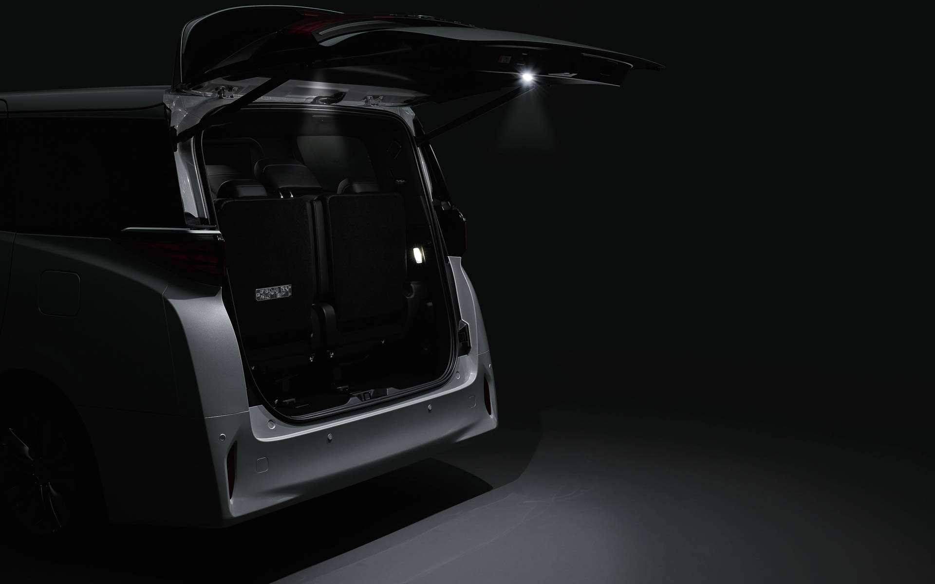 ラゲッジLED（2万4200円）