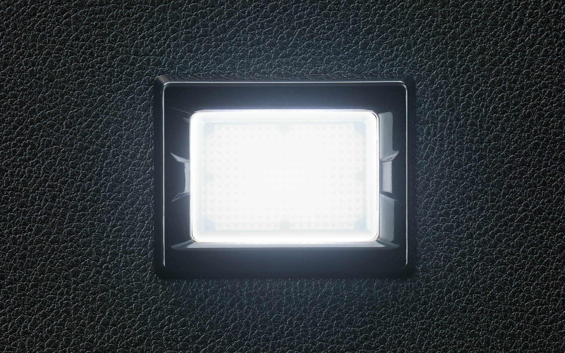 ラゲッジLED照射部