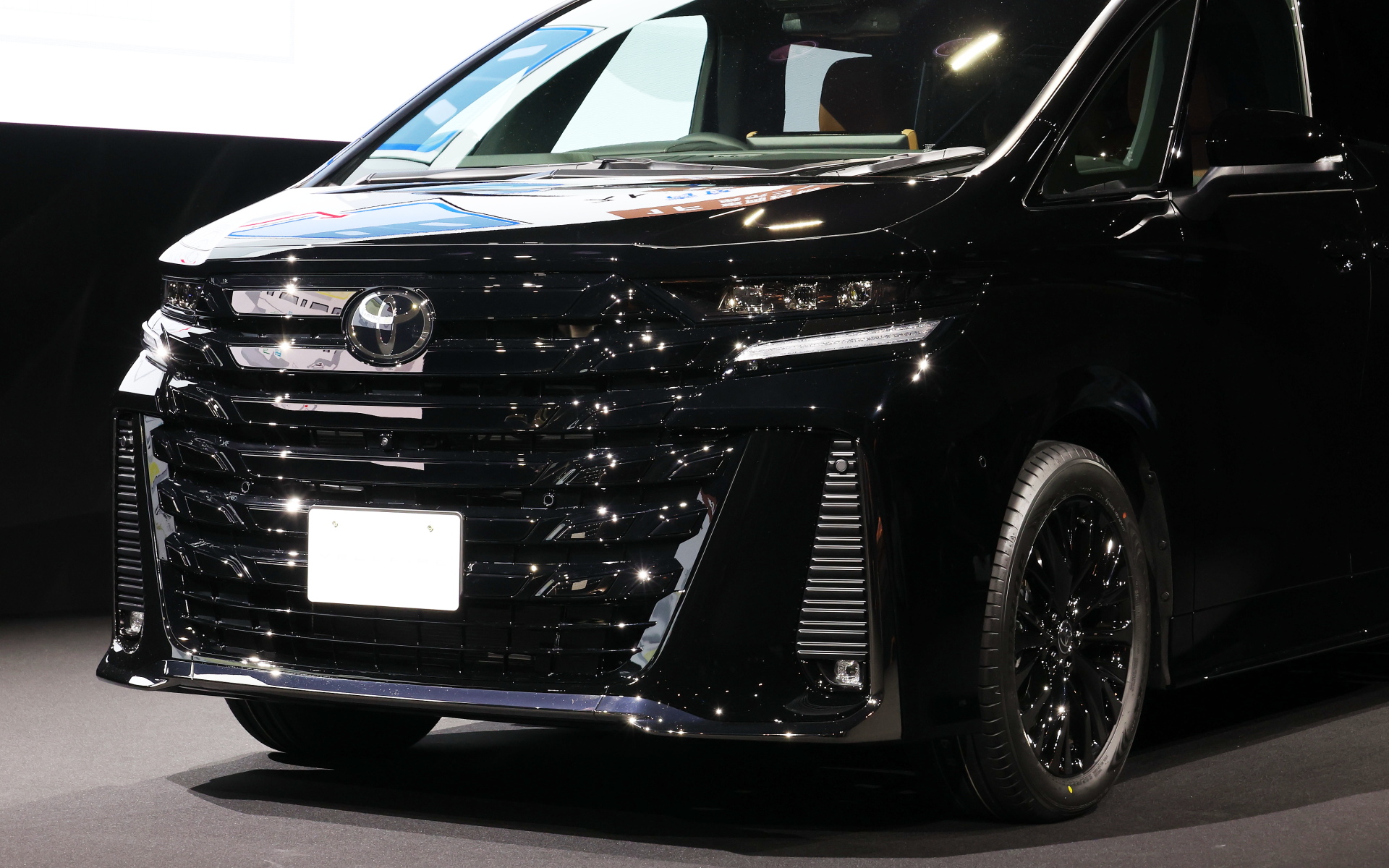 新型ヴェルファイア Z Premier