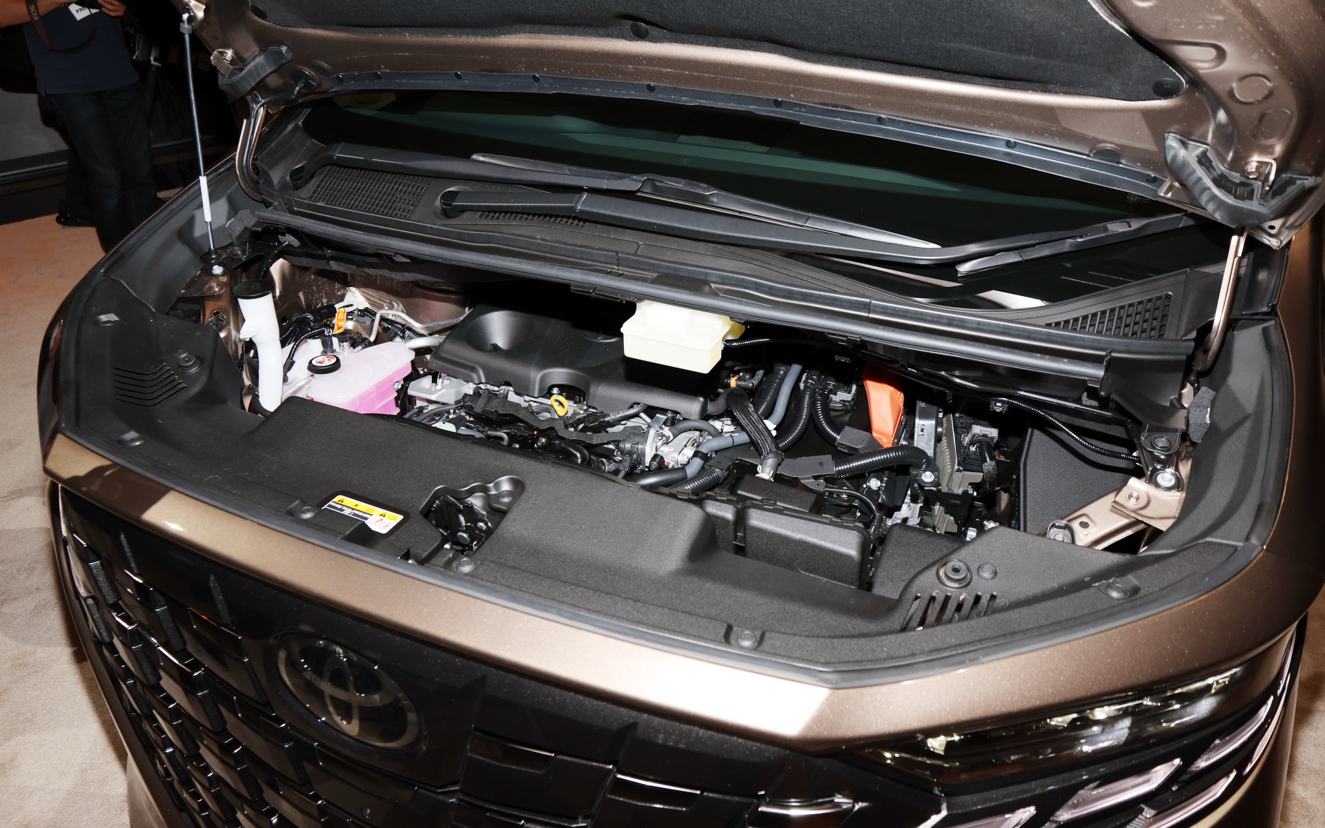 ハイブリッド車が搭載する2.5リッターの「A25A-FXS」型エンジン