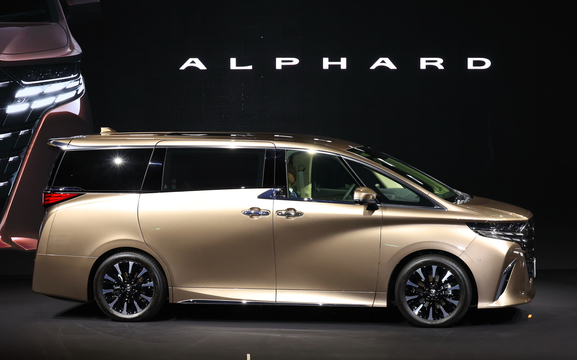 新型アルファード