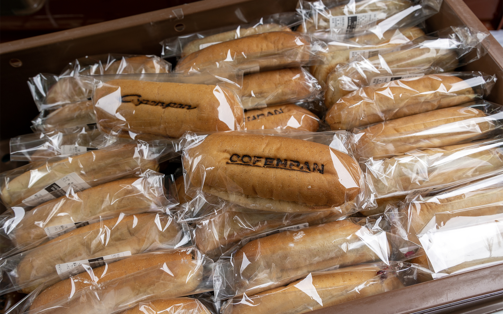 参加者に配られたのがL880系、LA400K/A系それぞれの「コペン」ロゴが入ったコッペパンならぬ「コペンパン」