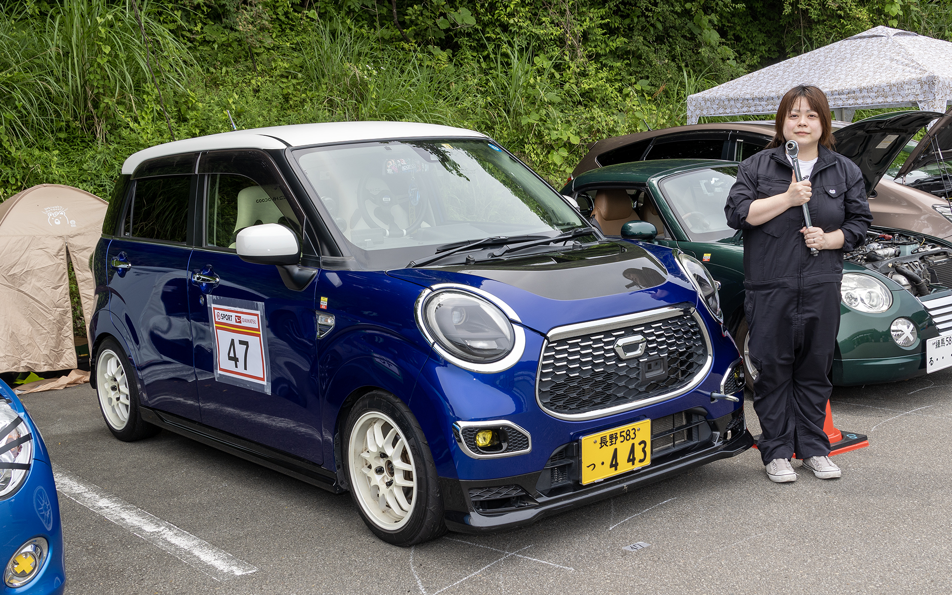 レディースクラスの「うみうし」さん。サーキットのタイムアタックに打ち込むご主人の影響でスポーツ走行に目覚めたという。カスタマイズもスポーツ指向だが、ドレスアップも好きなので「見た目が好みのスポーツパーツ」をチョイスしているという。富士スピードウェイのショートサーキットは「初めて走るのでとても緊張している」とのことだった