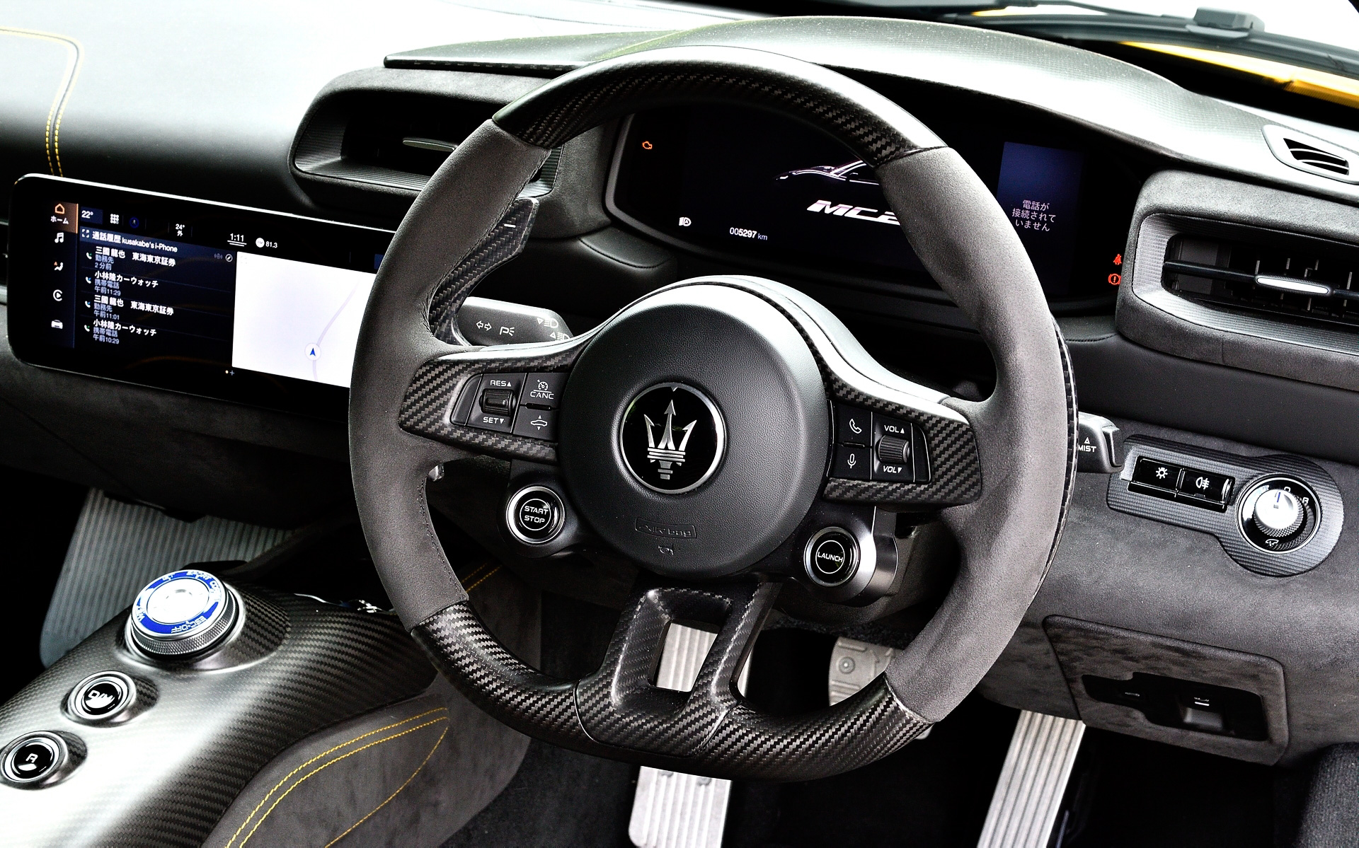 インテリアでは液晶メーターとマセラティ・マルティメディア・システム（MIA）用のスクリーンが備わる、デジタル化した次世代インターフェイスを採用