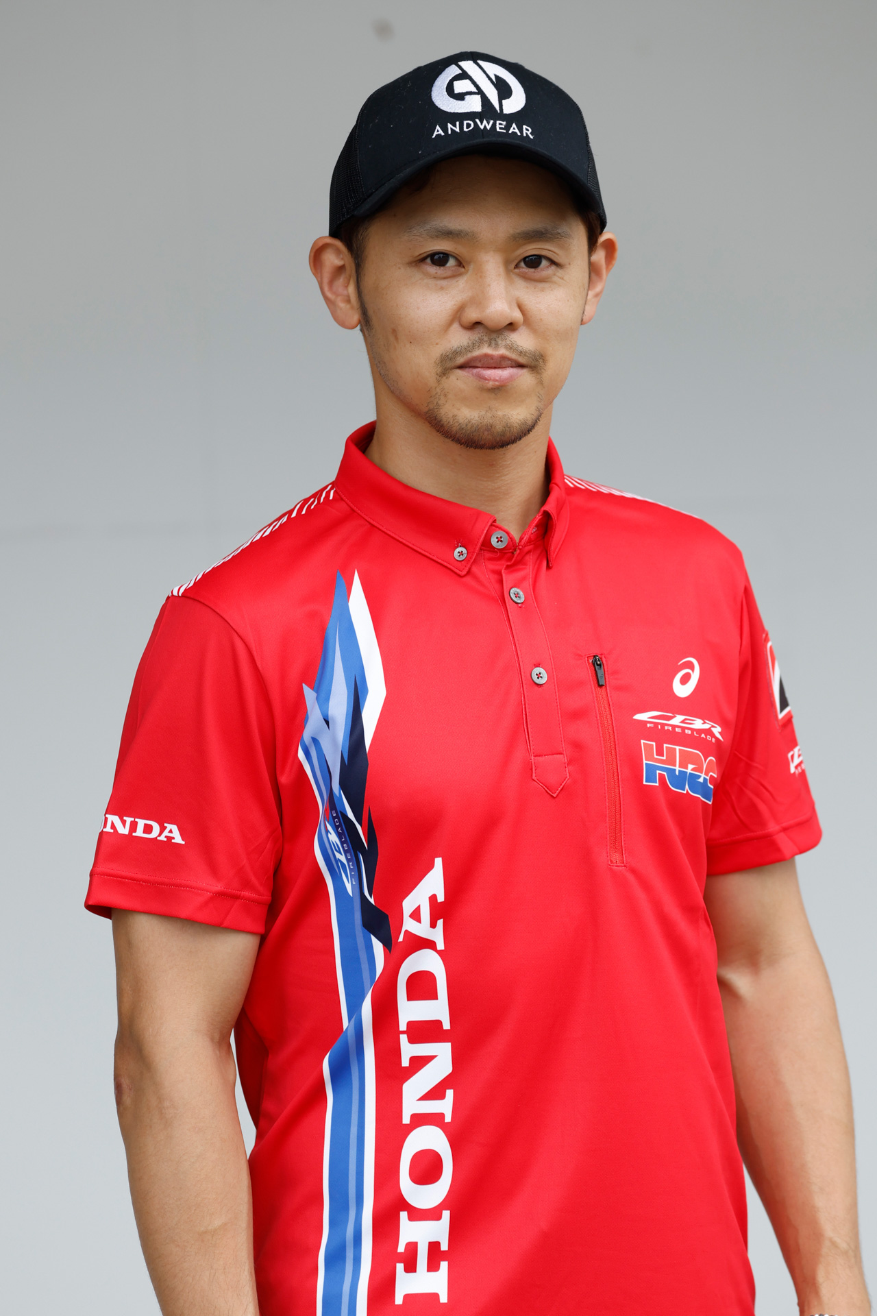 #33 Team HRC 高橋巧選手（ST1000クラスに参戦中）：「今年もTeam HRCのライダーとして鈴鹿8耐に参戦できて、とてもうれしく思います。WSBKからはイケル・レクオーナ選手、チャビ・ビエルゲ選手が参加してくれます。ライダー3人でTeam HRCとして優勝するために、最高のチームスタッフと力をあわせるとともに、自分の役割をしっかりと果たしたいと思います。是非、鈴鹿サーキットに来てTeam HRCへのご声援をよろしくお願いします」