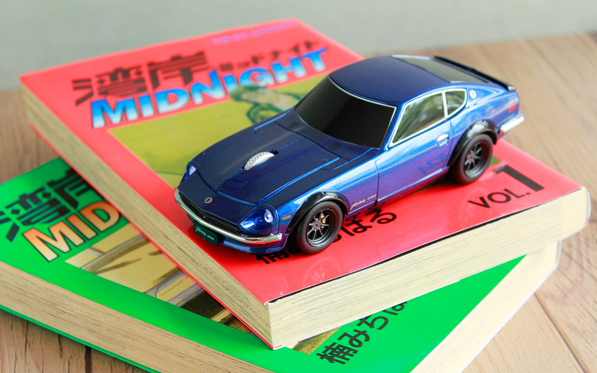 湾岸ミッドナイトに登場する「悪魔のZ」を再現したフェアレディZ型の無線マウスが登場した