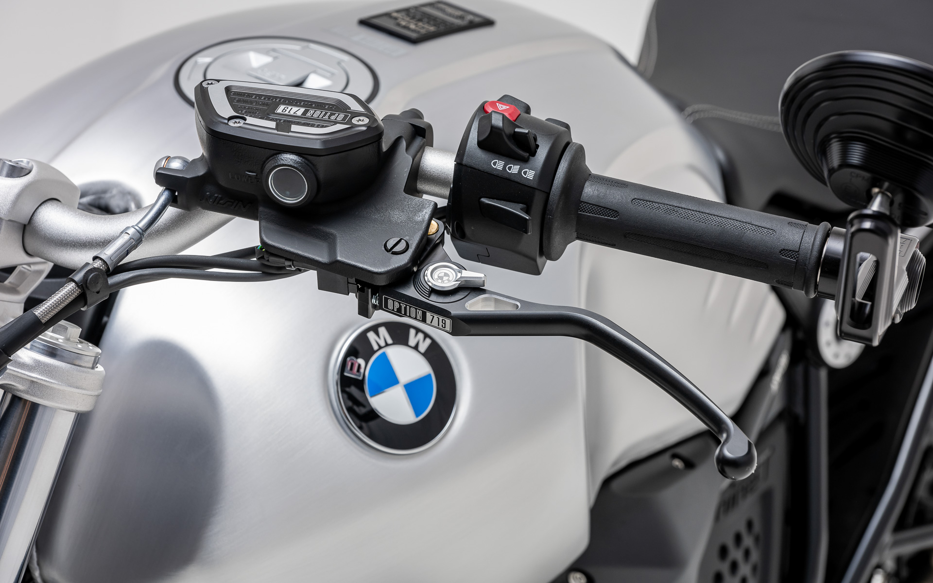 Option 719のパーツを多数標準装備