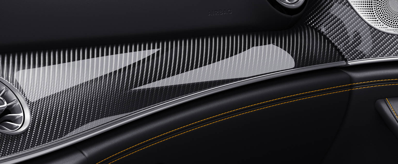 AMGカーボンファイバーインテリアトリムを装備