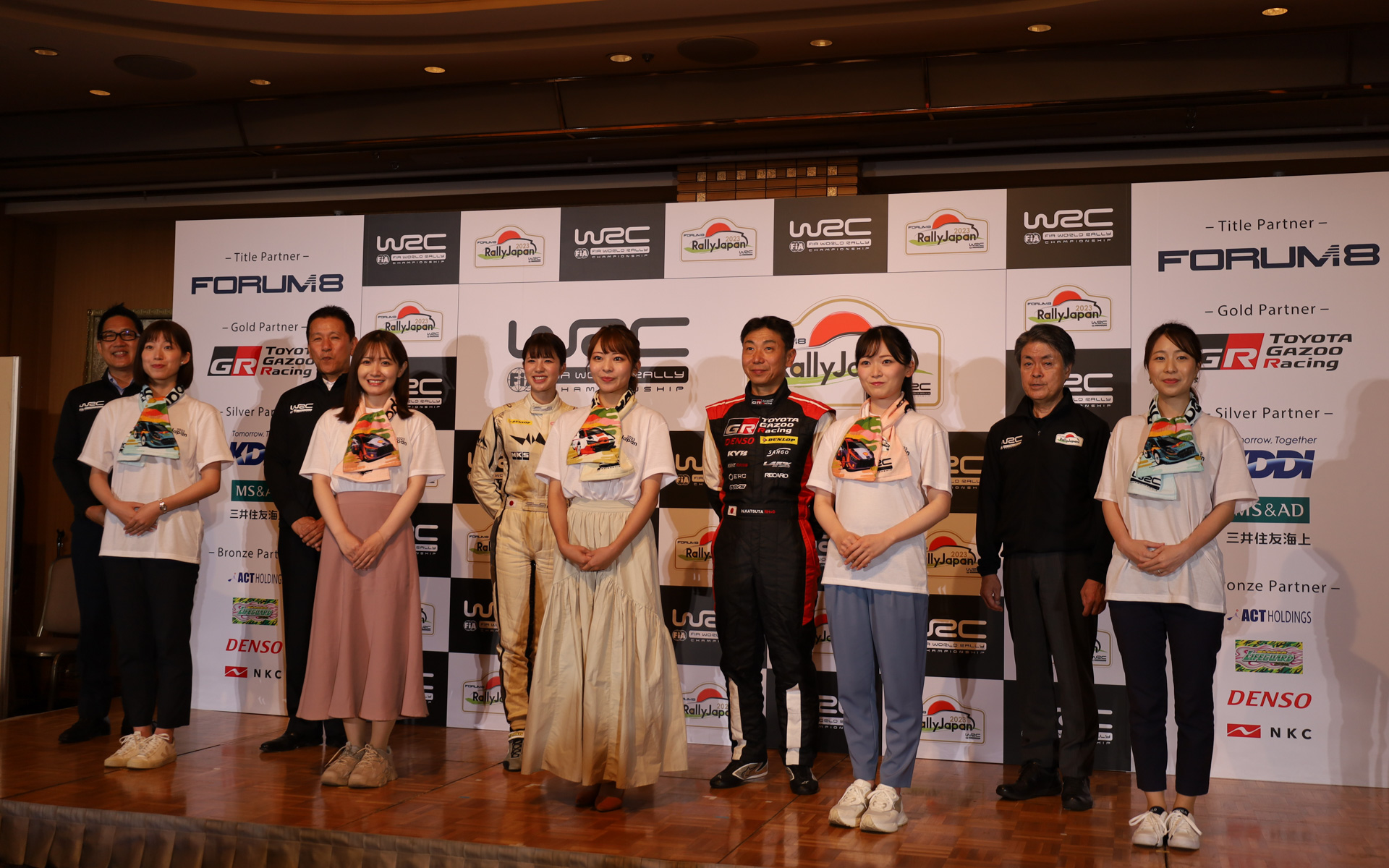 司会を努めたピエール北川氏も一緒に記念撮影