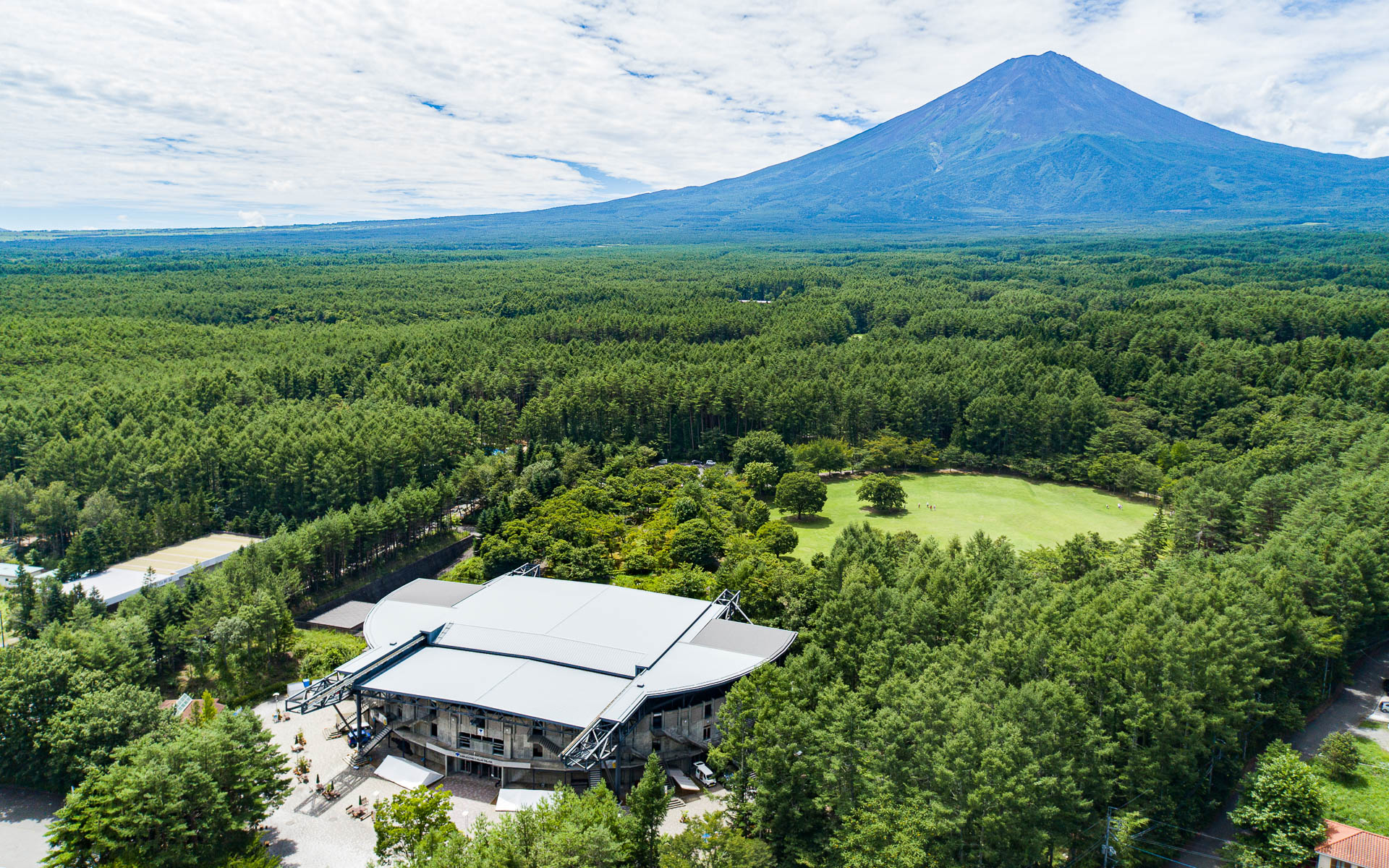 Audi×Michelin Guide 2-day tour experienceの目的地となる河口湖ステラシアター