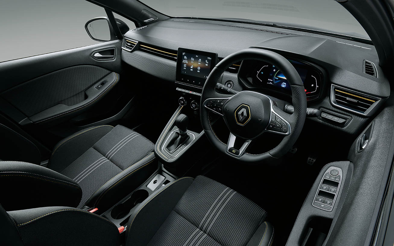 ルーテシア E-TECH エンジニアードのインテリア