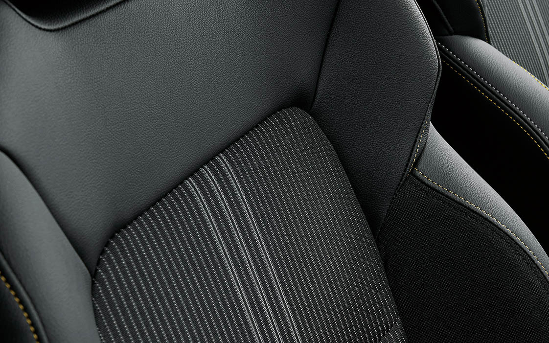 専用ファブリック×レザー調コンビシート（ウォームチタニウムステッチ）