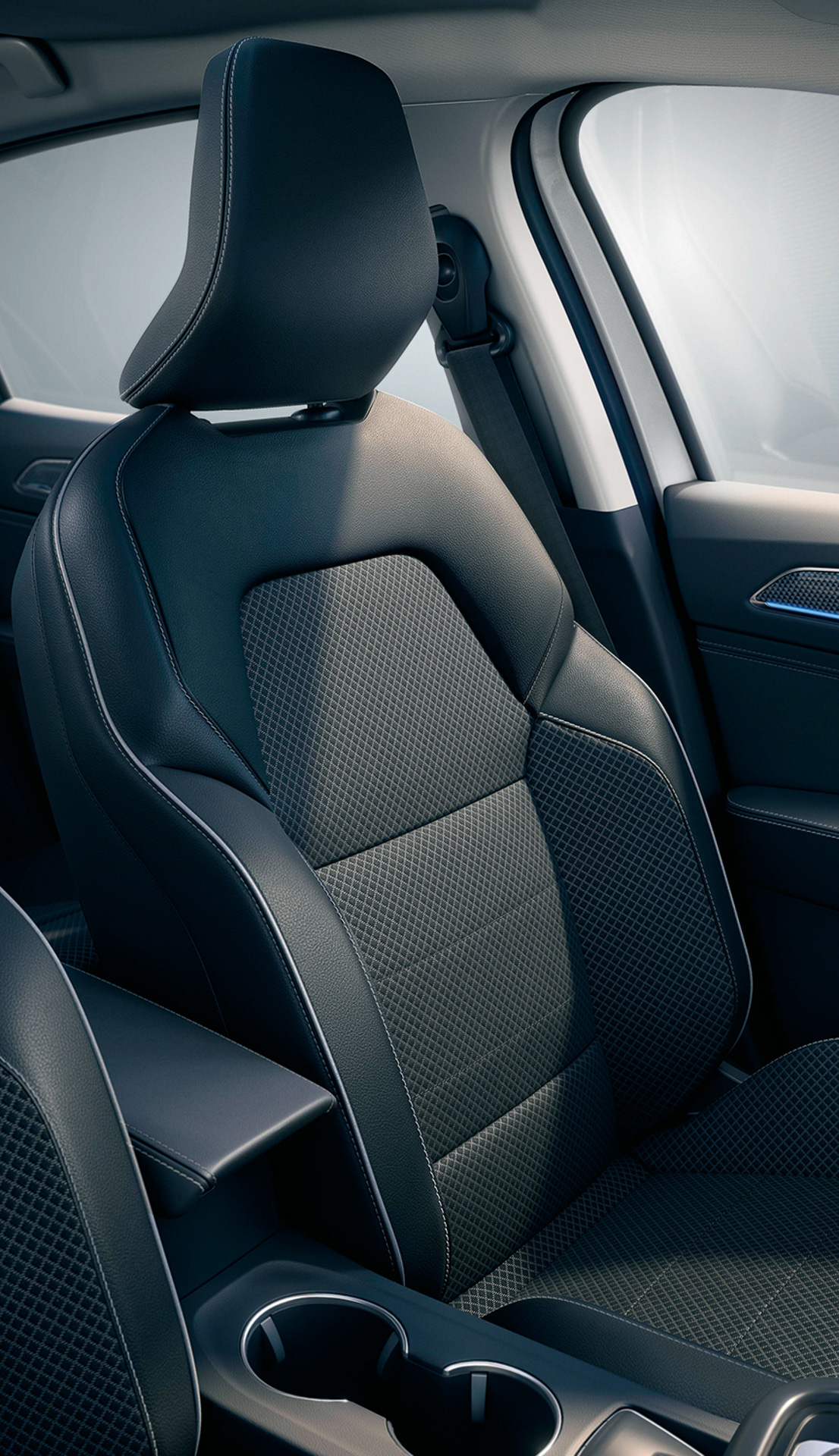 専用のレザー調×ファブリックコンビシート