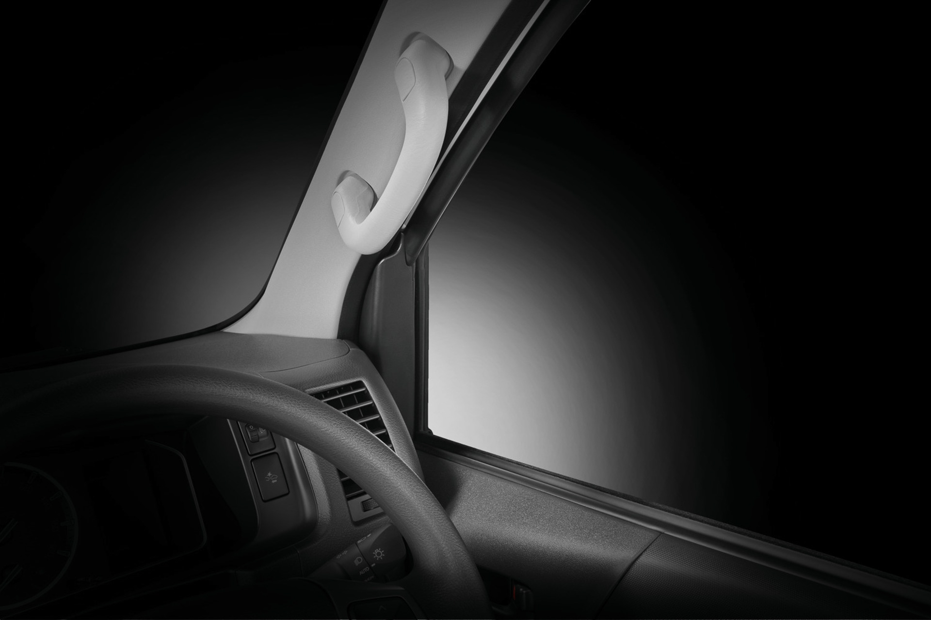 小型貨物車・軽貨物車に多い運転席のアシストグリップ