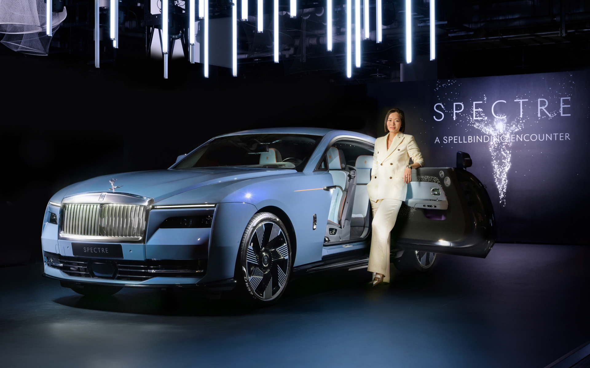 ロールス・ロイス初の新型バッテリEV「スペクター」